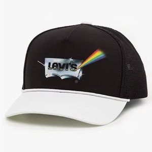 New Levi’s Pride Cap - SnapBack Trucker Hat D7706-0001